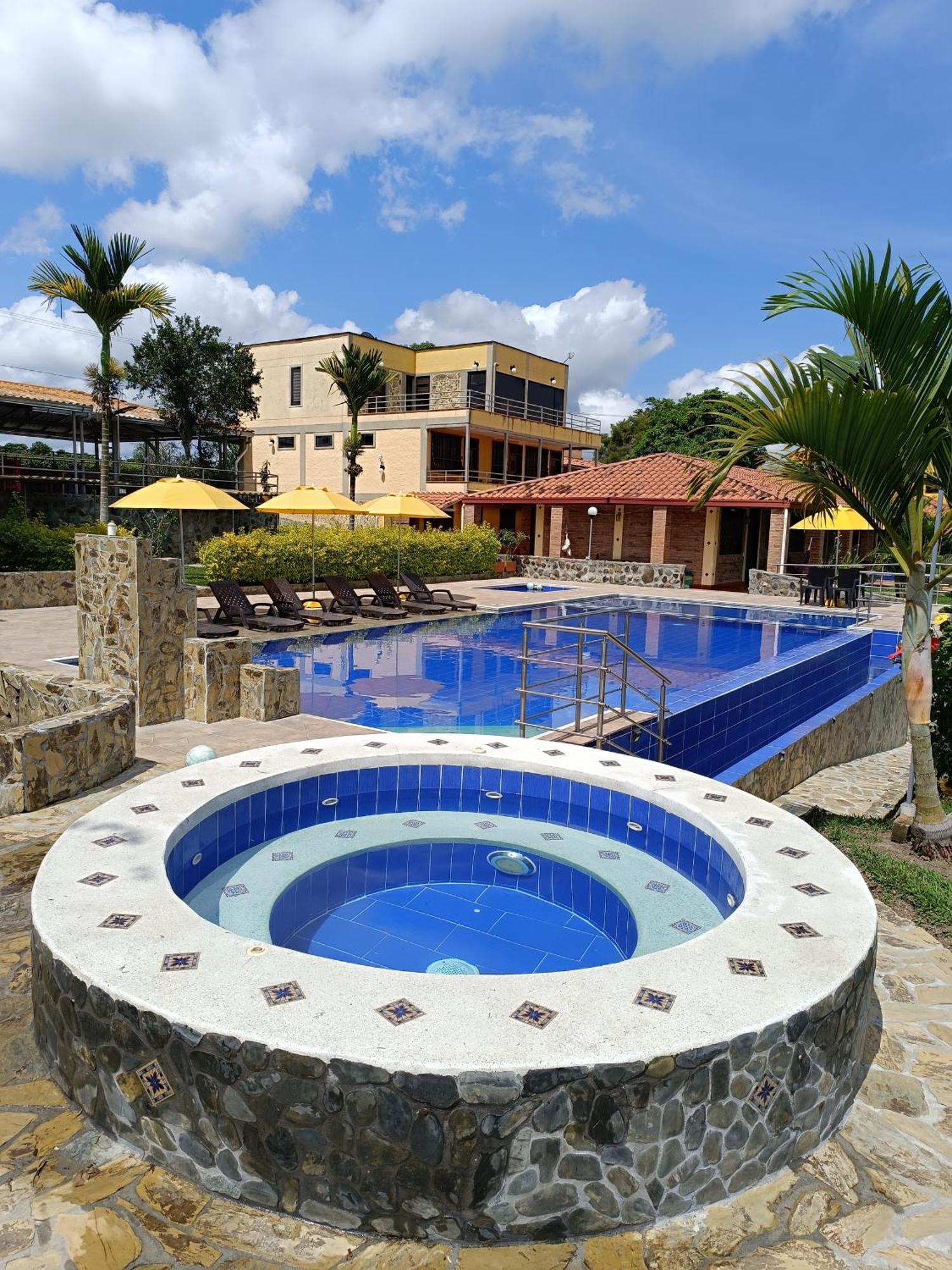 Hotel Campestre Los Mangos Quimbaya Ngoại thất bức ảnh
